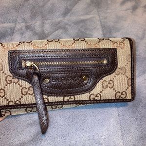 Super cute Gucci wallet with balenciaga  stamp on front